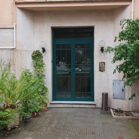 Bilocale In Via Algajola * לידו די אוסטיה
