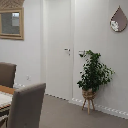 Bilocale In Via Algajola לידו די אוסטיה